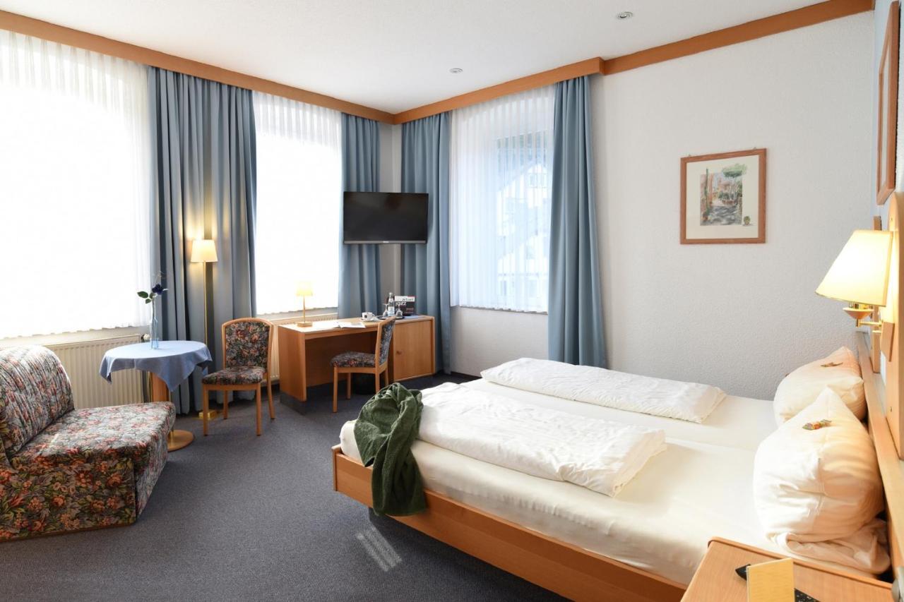 Gasthof & Hotel Goldener Hirsch Bad Berneck im Fichtelgebirge Buitenkant foto